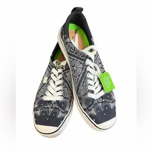 Cariuma Low Black and White Bandana Canvas Sneaker